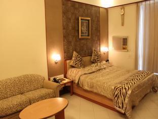 Hotel Royal Palace Jālgaon Eksteriør bilde
